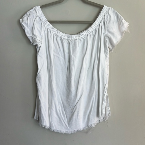 White Cloth & Stone Flowy Distressed Top​ - Picture 2 of 3